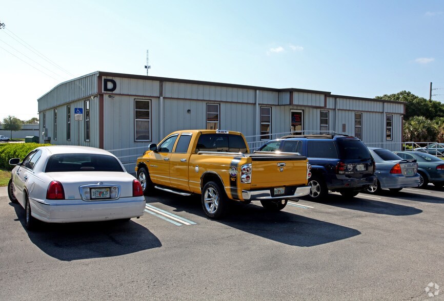 More Photos Of , Tavares Office For Sale