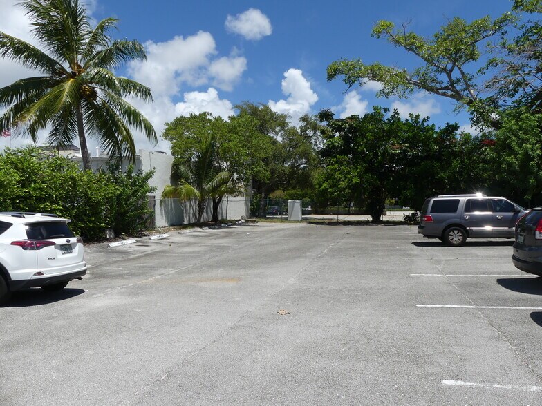 More Photos Of 925 SE 1st St, Pompano Beach Medical For Sale