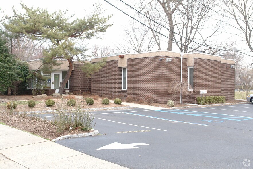 More Photos Of 2 Park Ave, Somerville Office For Sale