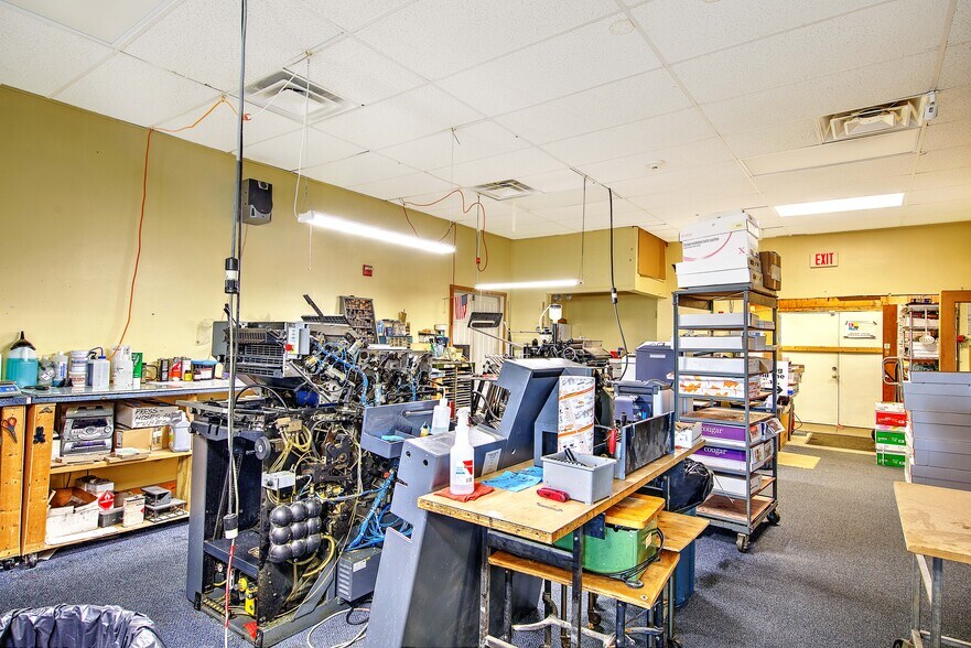 More Photos Of 628 Metacom Ave, Warren Storefront For Sale
