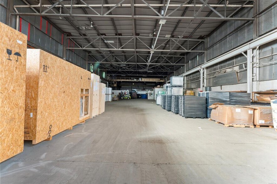 More Photos Of 30 Harris St, Putnam Warehouse For Sale