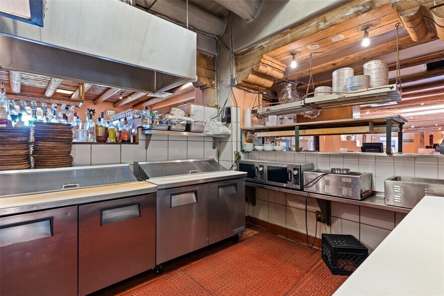 More Photos Of 4 Banana Ln, Santa Fe Restaurant For Sale