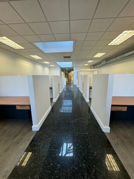 More Photos Of 3 Whale Sq, Brooklyn Warehouse For Lease