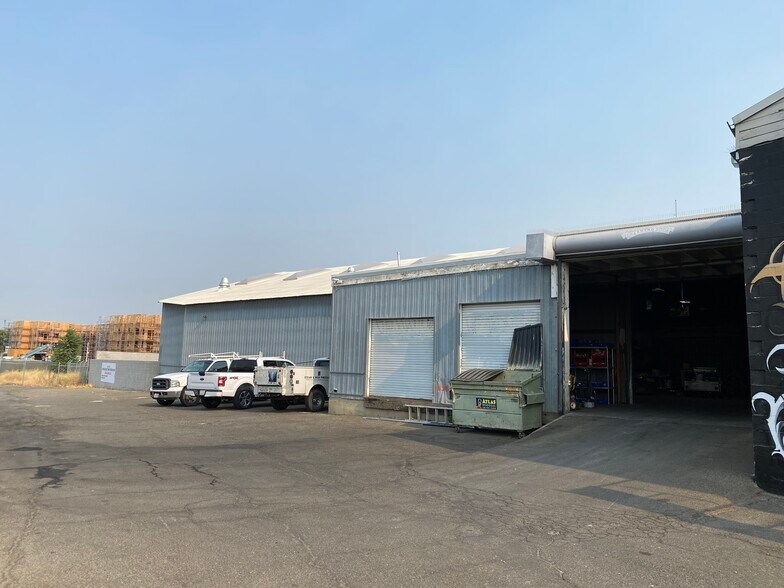 More Photos Of 960 Arden Way, Sacramento Warehouse For Sale