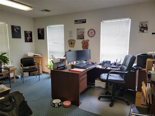 More Photos Of 300 S Main St, Eufaula Office For Sale