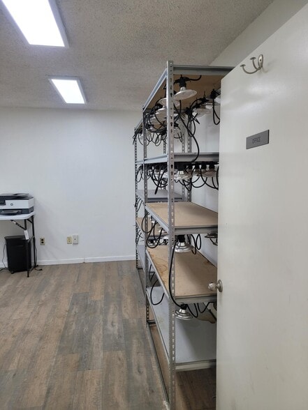 More Photos Of 2775 Betty Ln, Las Vegas Service For Lease