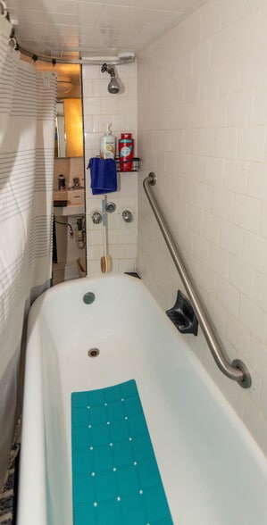 More Photos Of 6408 Brook Ave, Baltimore Apartments For Sale