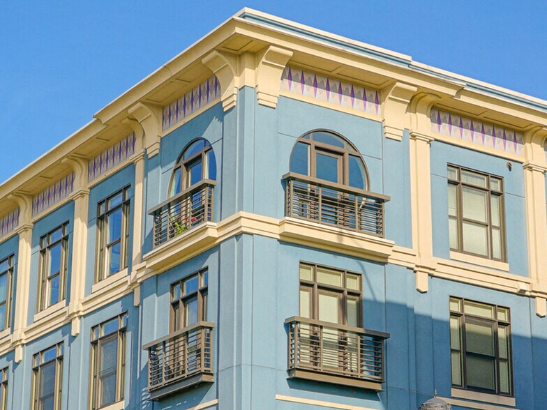 More Photos Of 670 Downey Green, Hampton Apartments For Sale
