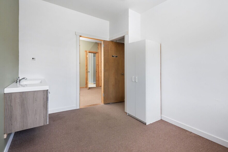 More Photos Of 101 Provence View Ln, Sequim Restaurant For Sale