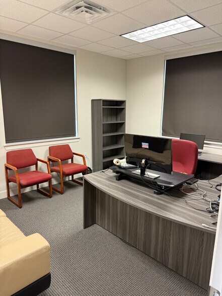 More Photos Of 633 E Fernhurst Dr, Katy Medical For Sale