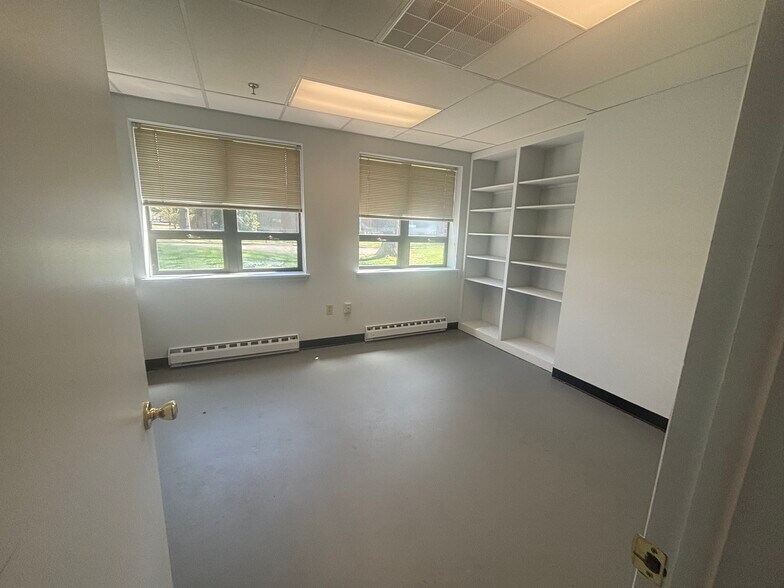 More Photos Of 2262 N Penn Rd, Hatfield Warehouse For Lease
