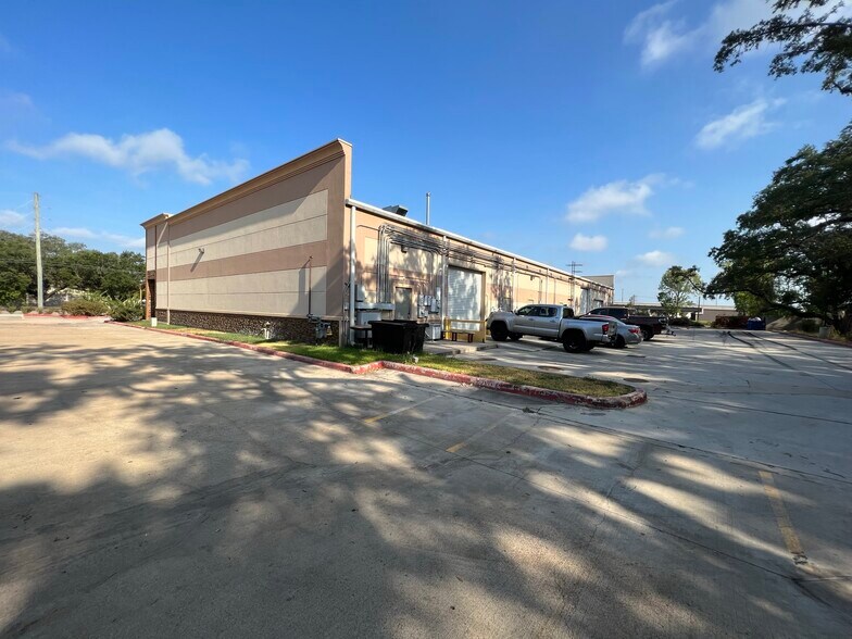 More Photos Of 6611 FM 1464, Richmond General Retail For Sale