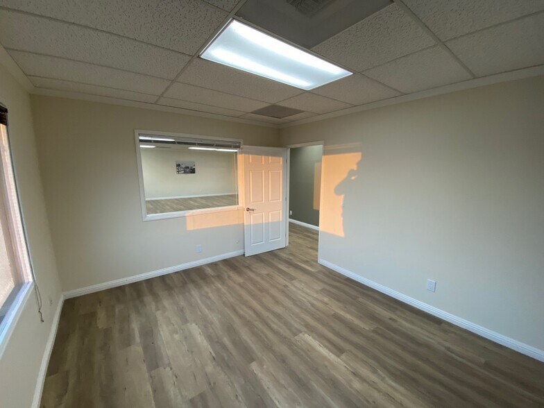 More Photos Of 1314 W Glenoaks Blvd, Glendale Loft Creative Space For Lease