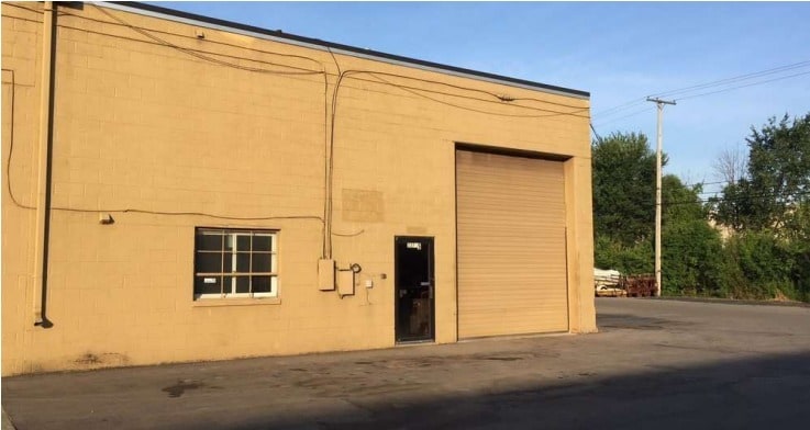 More Photos Of 33733-33753 Groesbeck Hwy, Fraser Manufacturing For Lease