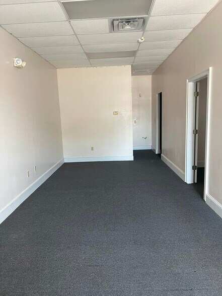 More Photos Of 1636 Philema Rd S, Albany Freestanding For Lease