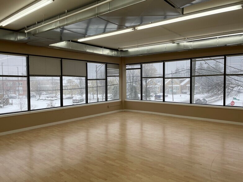 More Photos Of 6304 N Nagle Ave, Chicago Storefront For Lease