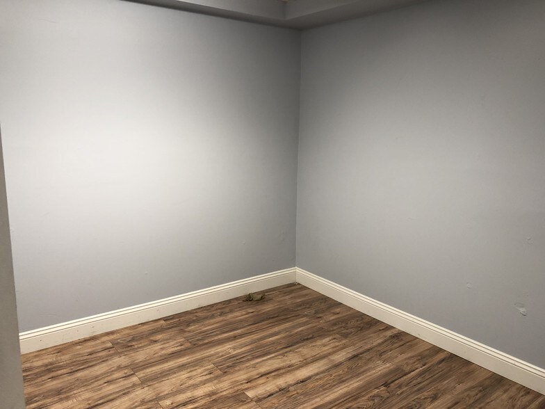 More Photos Of 281 Summerhill Rd, East Brunswick Office For Sale