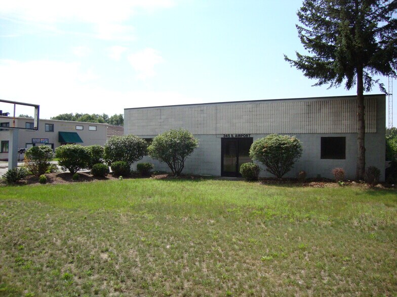 More Photos Of 345 S Airport Rd, Traverse City Warehouse For Lease