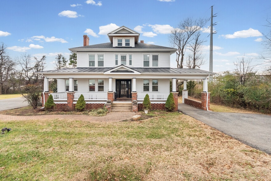 Primary Photo Of 15115 Forest Road, Forest Office For Lease