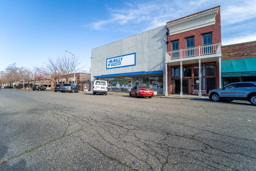 More Photos Of 119 D St, Marysville Storefront Retail Office For Sale