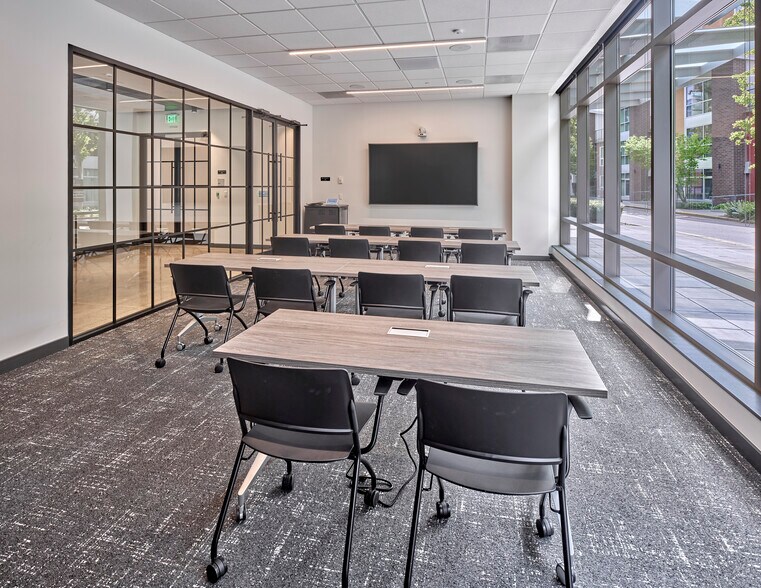 More Photos Of 15809 Bear Creek Pky NE, Redmond Office For Sale