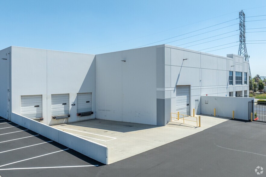 More Photos Of 3631 Grapevine St, Jurupa Valley Warehouse For Lease