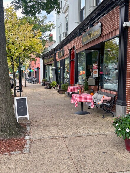 More Photos Of 137-141 Larchmont Ave, Larchmont Apartments For Sale