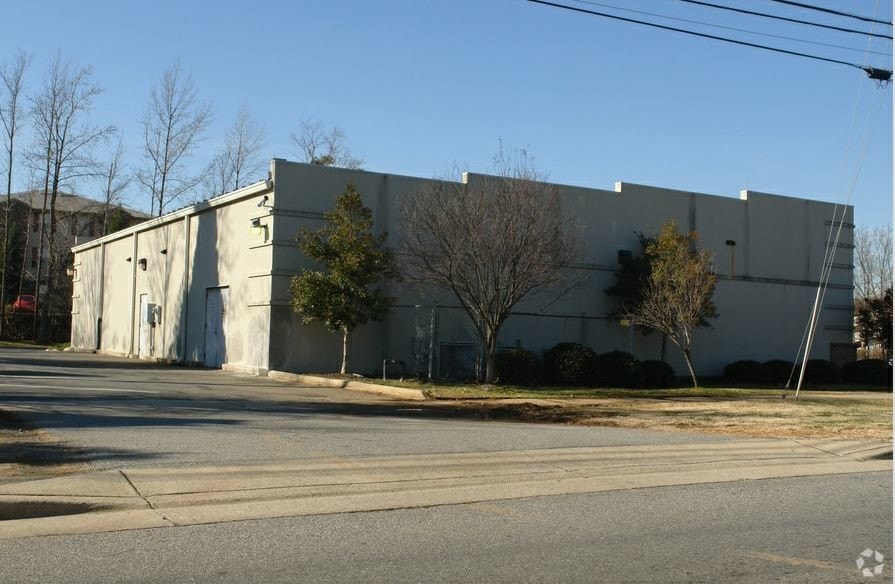 More Photos Of 9430 University City Blvd, Charlotte Freestanding For Lease