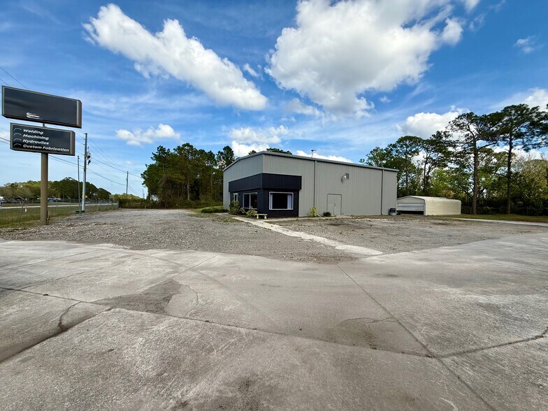 More Photos Of 2390 E International Speedway Blvd, Deland Freestanding For Lease