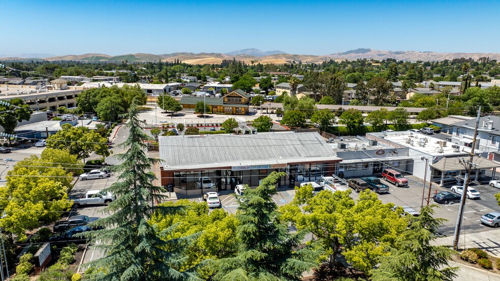 More Photos Of 2558 Old 1st St, Livermore Freestanding For Lease