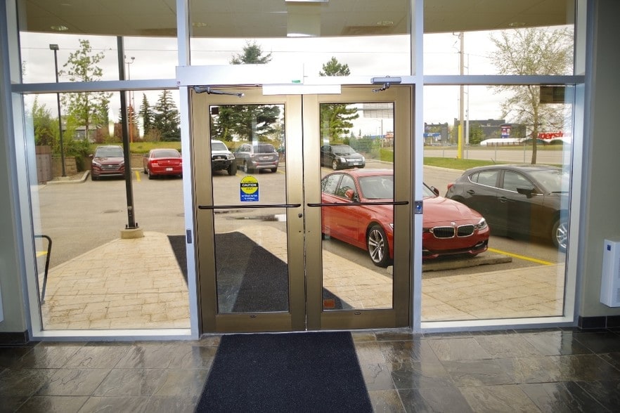 More Photos Of 264 Midpark Way SE, Calgary Office For Lease