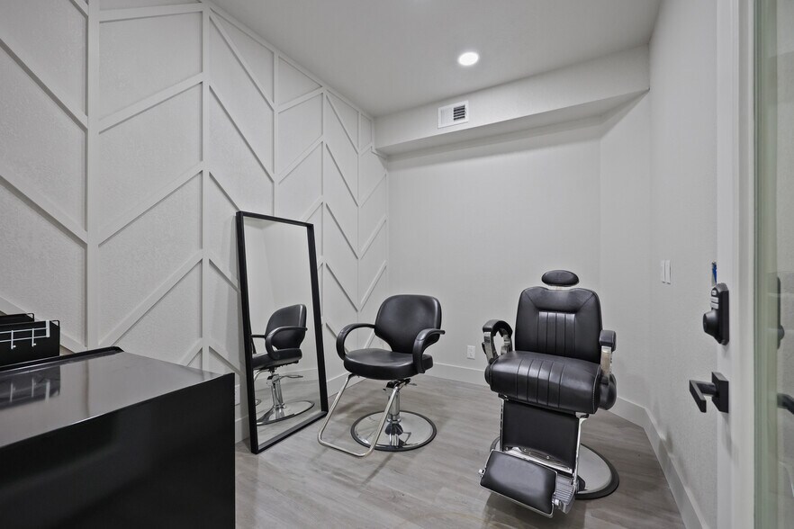 More Photos Of 20713 Aldine Westfield Rd, Houston Office Residential For Sale