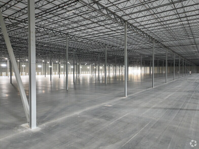 More Photos Of 1500 Delta Dr, Gastonia Distribution For Lease