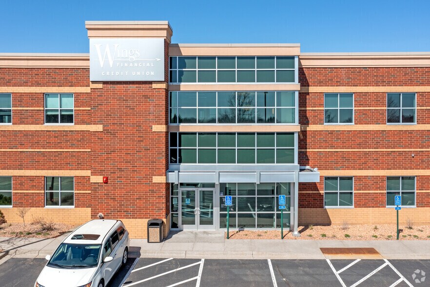 More Photos Of 3455 Plymouth Blvd, Plymouth Medical For Lease