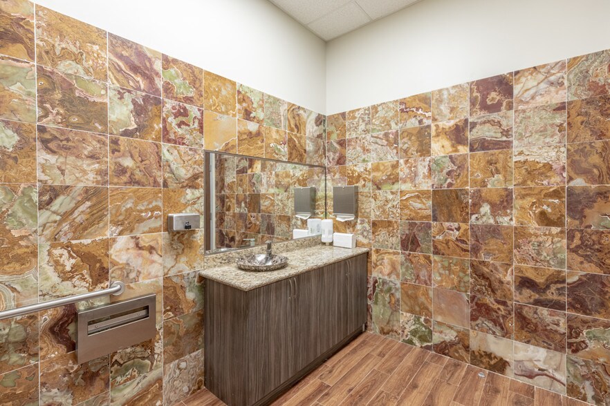 More Photos Of 16422 Stuebner Airline Rd, Spring Medical For Lease