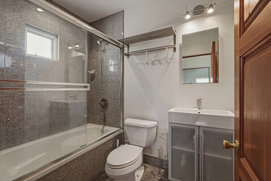 More Photos Of 137 Arena St, El Segundo Flex For Sale