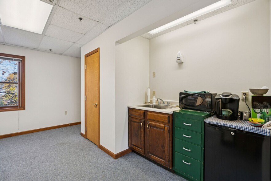 More Photos Of 61 Depot St, White River Junction Office For Sale