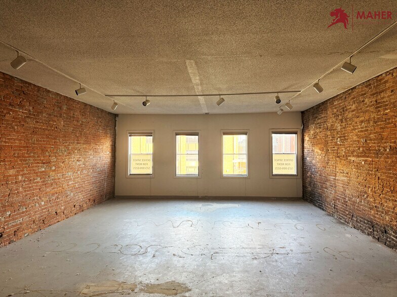 More Photos Of 812 E Broadway, Columbia Storefront Retail Office For Sale