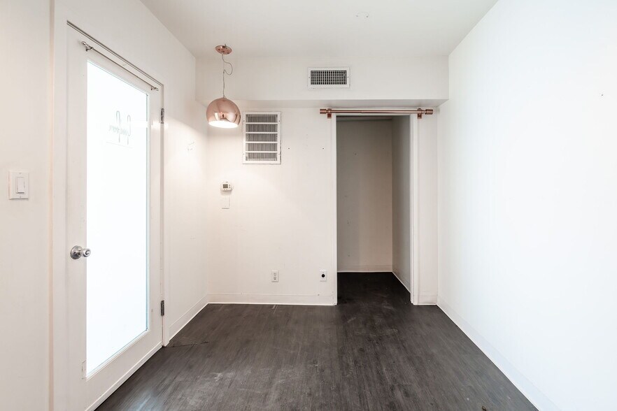 More Photos Of 723-727 N Fairfax Ave, Los Angeles General Retail For Lease