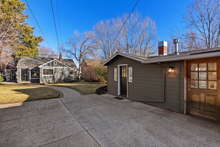 More Photos Of 15 NW Franklin Ave, Bend Office For Sale