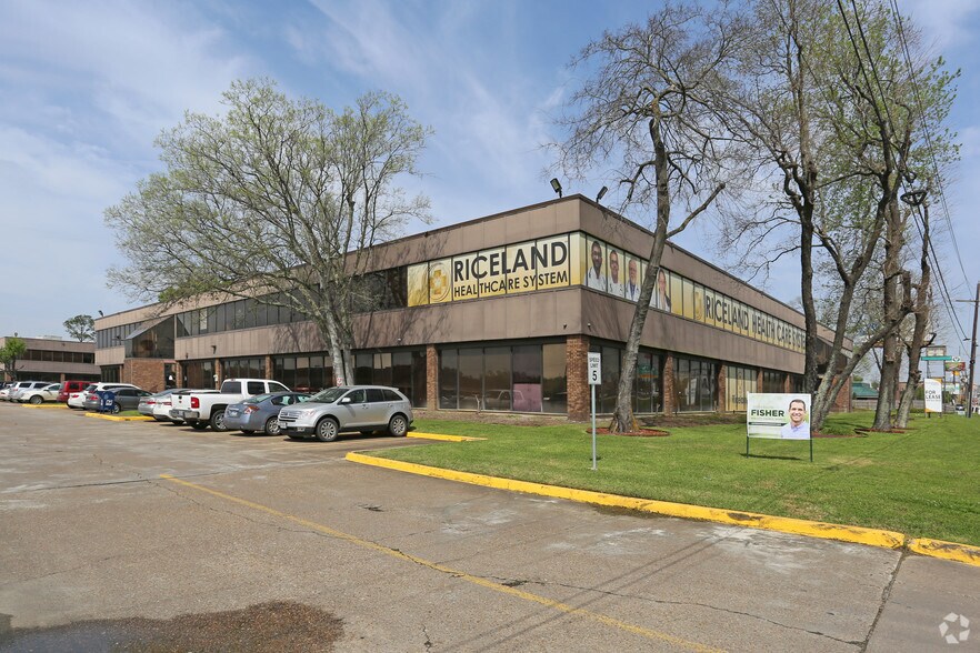 Primary Photo Of 85 I-10, Beaumont Office For Lease