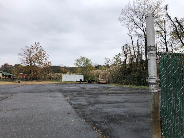 More Photos Of 800 Kennedy Blvd, Somerdale Distribution For Lease