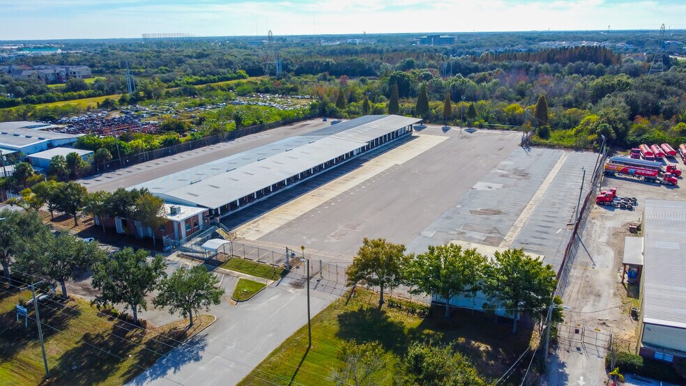 More Photos Of 9801 Palm River Rd, Tampa Truck Terminal For Lease