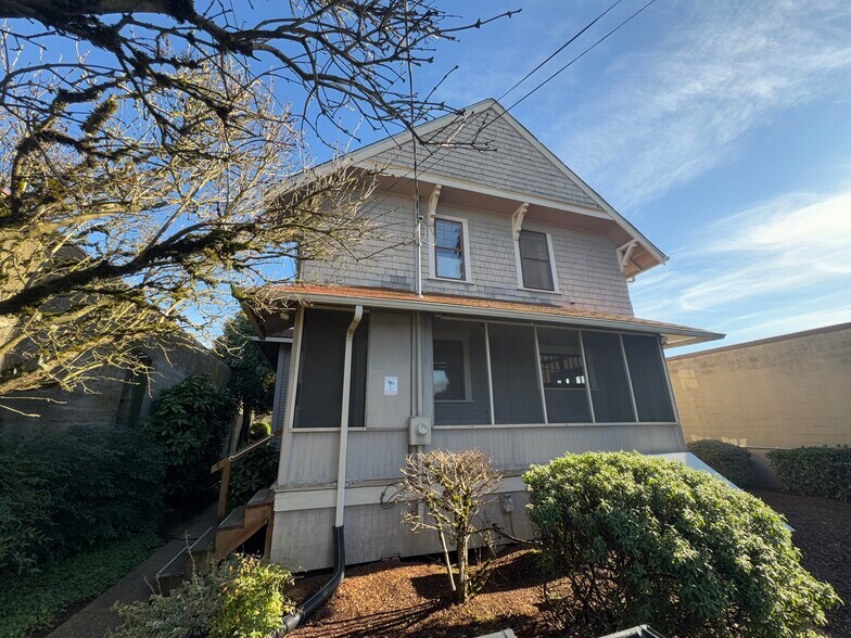 More Photos Of 518 SW 3rd St, Corvallis Office For Sale