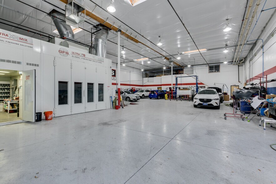 More Photos Of 5450 Desert Point Dr, Las Vegas Manufacturing For Lease