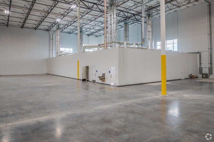 More Photos Of 8420 N Terryl B Adams St, Las Vegas Distribution For Sale