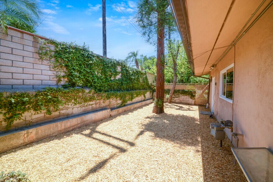 More Photos Of 5905 Old Wheeler Rd, La Verne Assisted Living For Lease