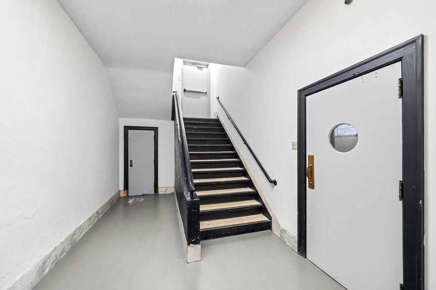 More Photos Of 379 Cherry St, Pottstown Flex For Lease