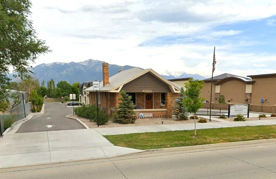 More Photos Of 10923 S Redwood Rd, South Jordan Office For Sale