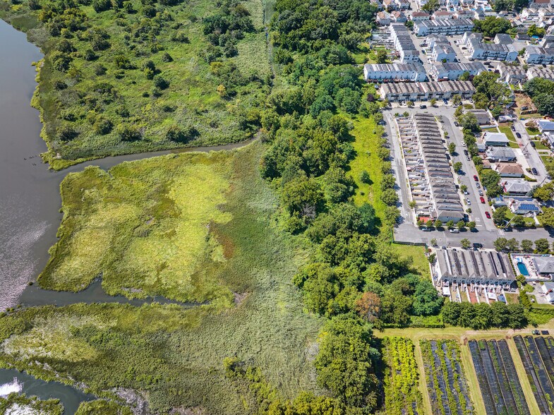 More Photos Of 99 Ridgeway Ave, Staten Island Self Storage For Sale